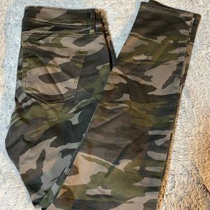 Express Jeans Low Rise Camo Ankle Legging